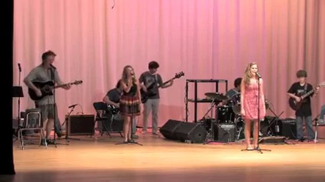 Rock Me Momma Like A Wagon Wheel - Vicki Gale SRS 2010 смотреть онлайн