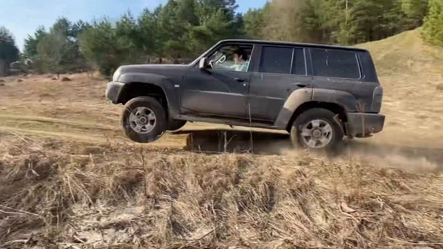 Nissan patrol, Nissan Super Safari suspension test. смотреть онлайн