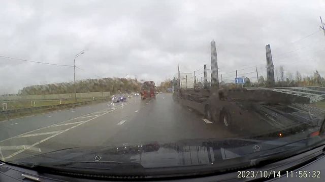 Странные люди за рулем смотреть онлайн