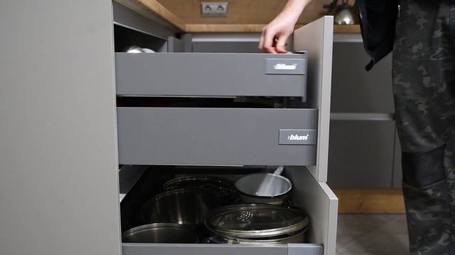 Угловая кухня. Фасады пластик AGT, нанопластик FENIX. Project 134 смотреть онлайн