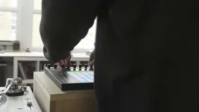 Ableton Push 2 - contrôleur MIDI смотреть онлайн