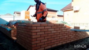 кладка кирпича- заводим большой угол