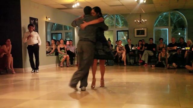 Pablo Rodriguez et Mariana Dragone, "Tigre viejo" (tango). смотреть онлайн