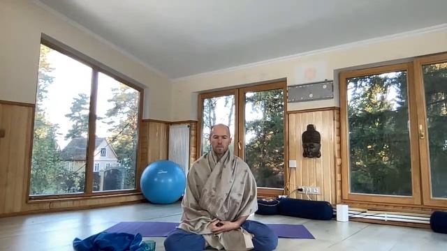 Занятие онлайн среда 7:00 мск, йога + медитация смотреть онлайн