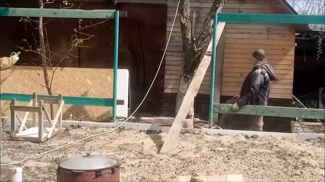 Как спилить дерево не повредив забор и дом. смотреть онлайн