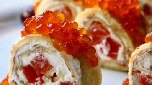 БЛИННЫЕ РОЛЛЫ С ЛОСОСЕМ. рецепт приготування в описах