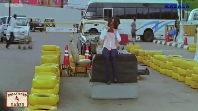Kareena Kapoor is a new action star360p смотреть онлайн