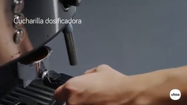 Ufesa CE7240-Cafetera Espresso. Panel mecánico смотреть онлайн