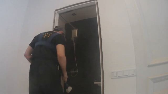 Небоскрёб ЕЛЕНА город Саратов, установка двери и откоса. смотреть онлайн