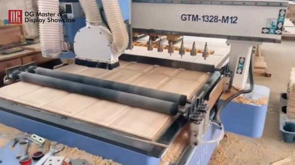 DG display showcase—Manufacturer of display cases with advanced technology and equipment