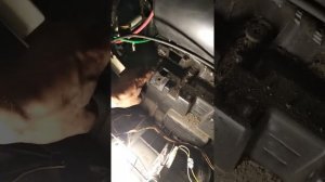 где находится мотор печки даф 105 что надо разбирать и как поменять.