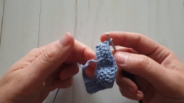 Юбка и кофта. Комплект, вязаный крючком #одежда_для_куклы смотреть онлайн