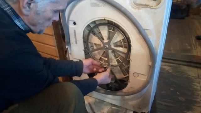 Легко и без проблем натягиваем новый ремень в стиральной машине смотреть онлайн