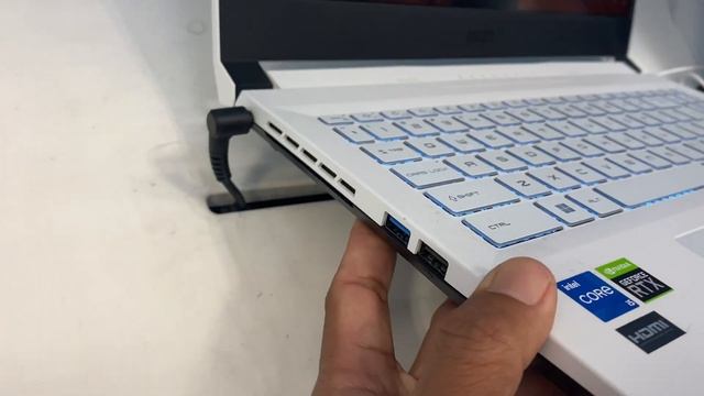 MSI Sword 15.6” 144hz Gaming Laptop смотреть онлайн