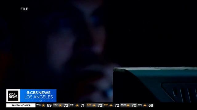 Kilauea erupts in Hawaii and a stranded hiker saved by livestream viewers | Twilight Highlight смотреть онлайн