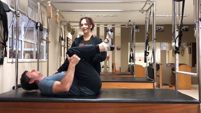 Como fazer exercício avançado no Pilates - Teaser смотреть онлайн