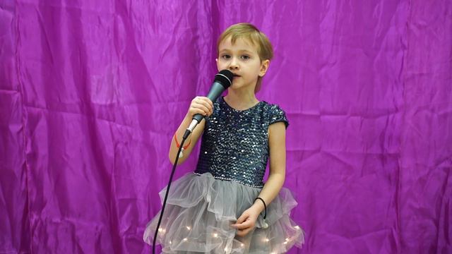 Модница муз. и слова Е. Осмоловской исполняет Быстрова Вероника 5лет