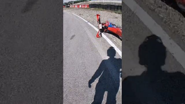 Crash Crf 450 Motard Castelletto Di Branduzzo ?
