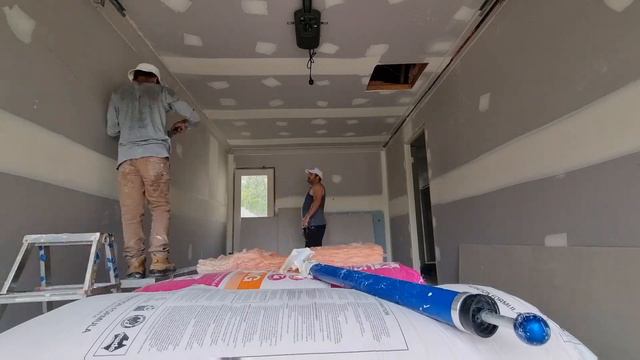 How To Install & Finish Cornice to Cover the Gap Around Ceiling смотреть онлайн