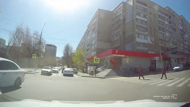 САРАТОВ. Ситуации на дороге. смотреть онлайн