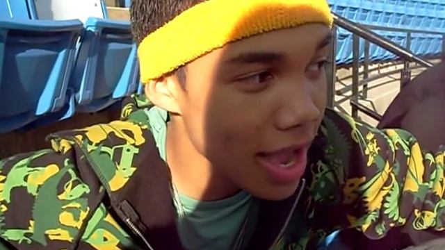 M EXCLUSIVE - ROSHON FEGAN ON THE SET OF CAMP ROCK 2 смотреть онлайн
