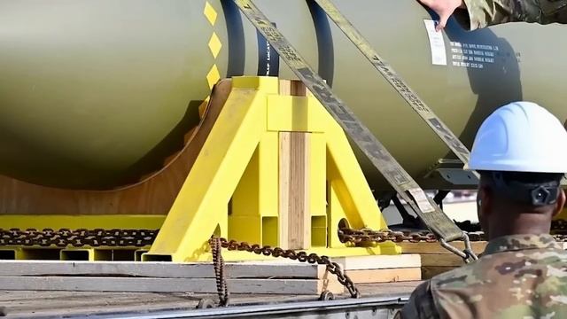 US Accidentally Posts Photo of Secret Bomb To Hit Iran Nuclear Plants смотреть онлайн