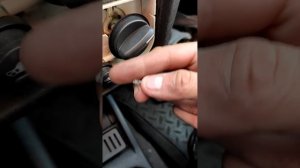 Как заменить лампочки подсветки печки на Opel Combo/Corsa.