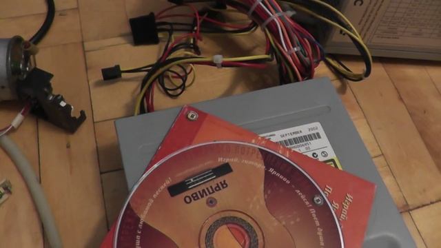 Стационарный музыкальный плеер из CD привода // WeekDay Life смотреть онлайн