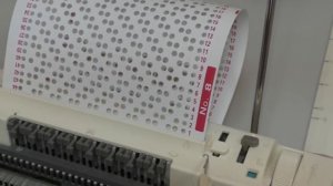 Вивинговое переплетение или футерованный, ткацкий узор на вязальной машине Silver Reed SK280/SRP60N