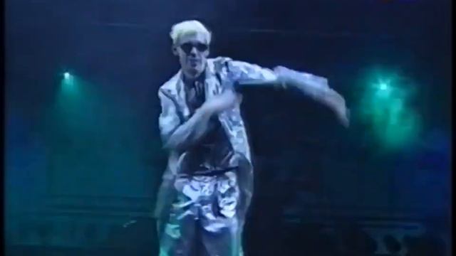 Christian "Flake" Lorenz Dancing (Rammstein) смотреть онлайн