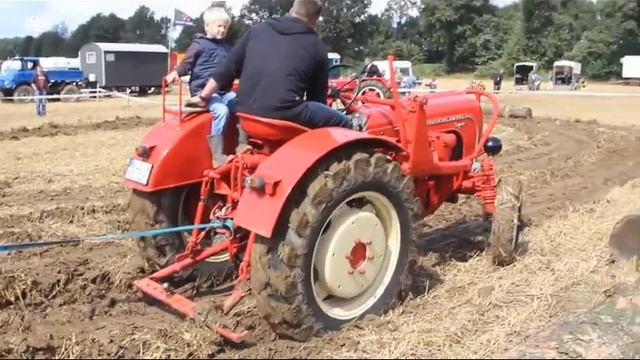 Oldtimer-Treffen 2014 in Uedem - Baumstammziehen смотреть онлайн