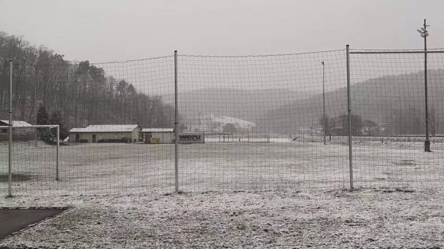 Зима вернулась в Германию 1 апреля. Winter kehrte am 1. April nach Deutschland zurück. смотреть онлайн