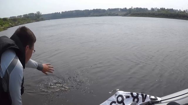 Джиг на Туре🎣Судак давит🎣 смотреть онлайн