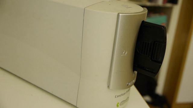 Scanning Film on a 20 Year Old Film Scanner смотреть онлайн