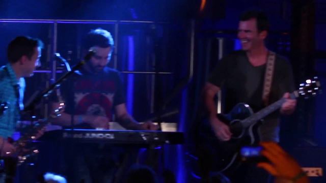 The Wilson Van covers 'Wake Me Up' live @ 3 Daughters 2014 смотреть онлайн