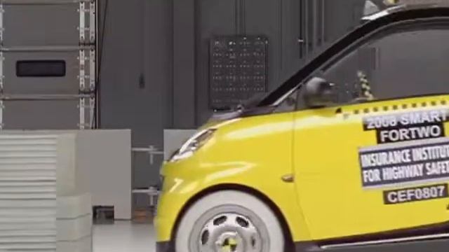2008 Smart Fortwo moderate overlap IIHS crash test смотреть онлайн