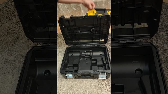 Кейс  DEWALT TSTAK
