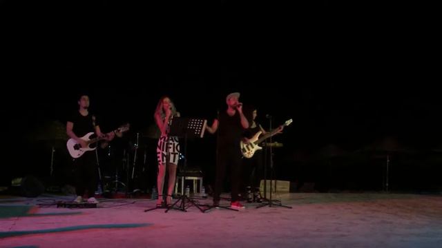 I will survive song, mixed with Turkish song, such a great performance from Turkish band in su hote смотреть онлайн