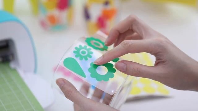 How to Cut Vinyls with your Cricut or Silhouette Machine | GooglyGooeys смотреть онлайн