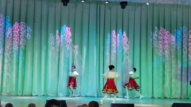 Народный танец "Русский перепляс". Трио. смотреть онлайн