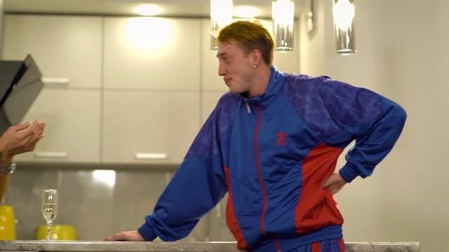 Играем в ПРАВДА ИЛИ ДЕЙСТВИЕ с Заболотным. Секрет моего идеального макияжа. 2020 | Новогодний выпус смотреть онлайн
