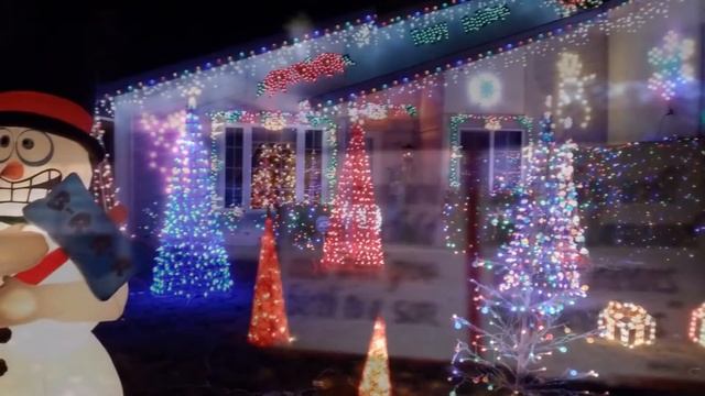 Christmas lights in Citrus Heights, Orelle Creek Court (Citrus Heights Sentinel) смотреть онлайн