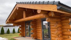 Баня в Диком стиле. Подшив потолков и свесов кровли из необрезной доски.