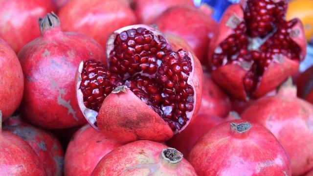 Можно ли кушать гранат прямо с косточками? смотреть онлайн