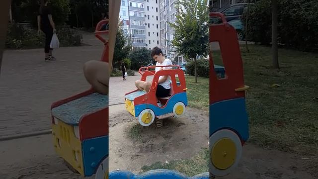 ОГРОМНАЯ ПАЛКА ЗА РУЛЁМ смотреть онлайн