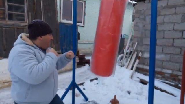 Как укрепить мощность удара на груши 50кг смотреть онлайн