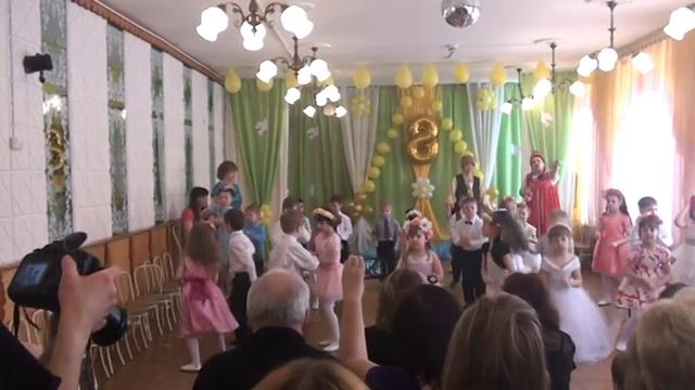 В красном галстуке !!!!! смотреть онлайн