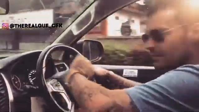 Гуф едит в машине и слушает чёткий трек смотреть онлайн