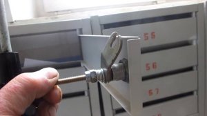 Как поменять замок в почтовом ящике своими руками?