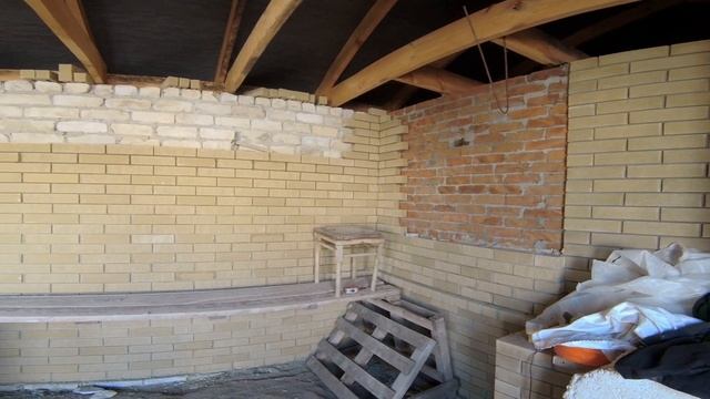 КОМБИНИРОВАННЫЙ ФРАГМЕНТ ИЗ РВАНОГО КИРПИЧА ,Как класть облицовочный кирпич под прут смотреть онлайн